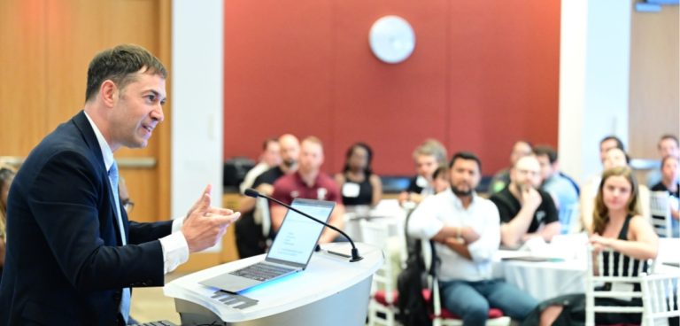 Dean Joseph Landau welcomes new Fordham Law students