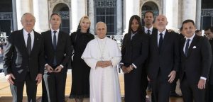 Fordham Law Parents Meet Pope Leo XIV, Ask Him to Bless Law School